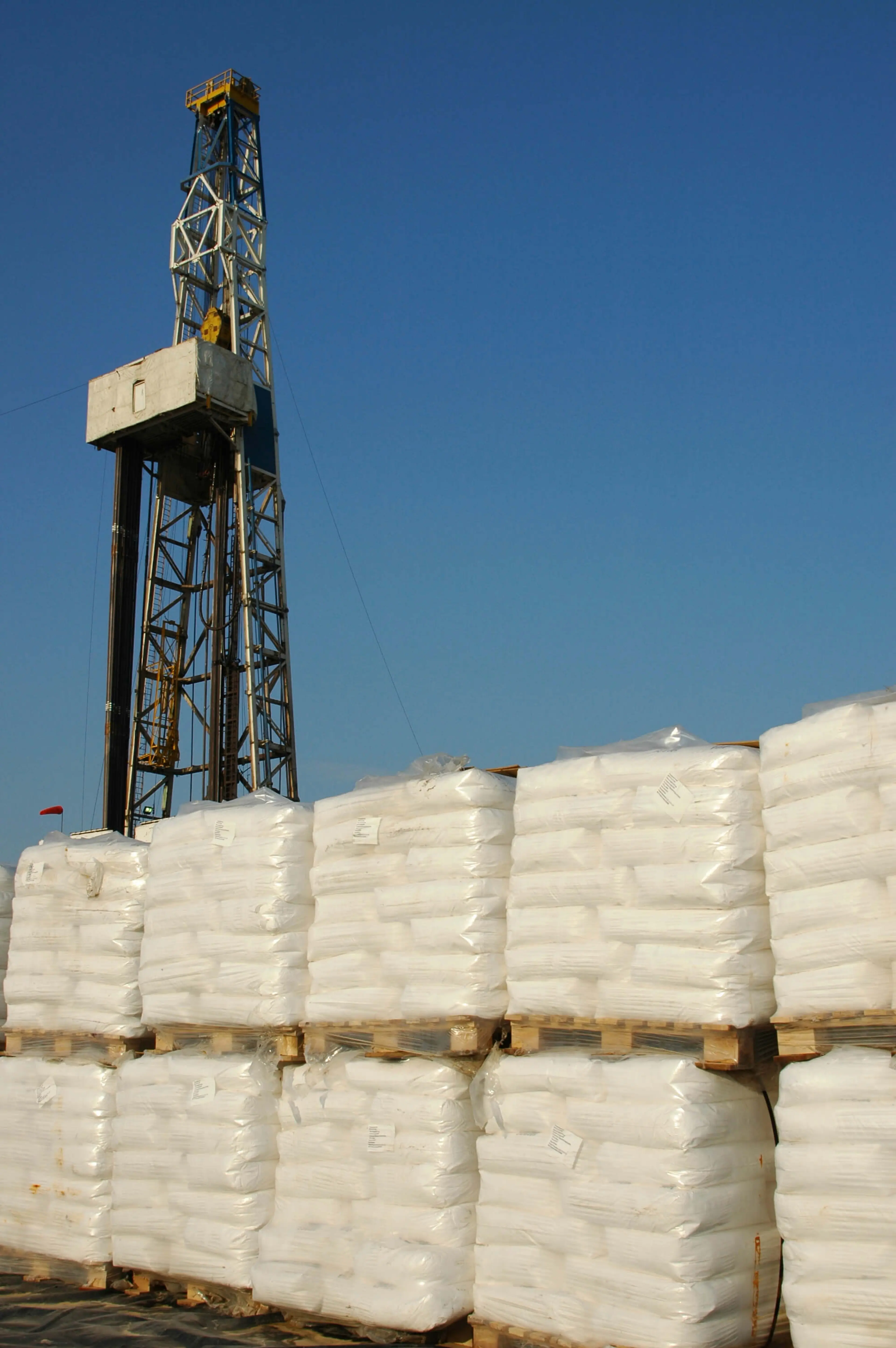 image_stretch_shrink_pallets_iStock_000001608499_2008x3000.jpg